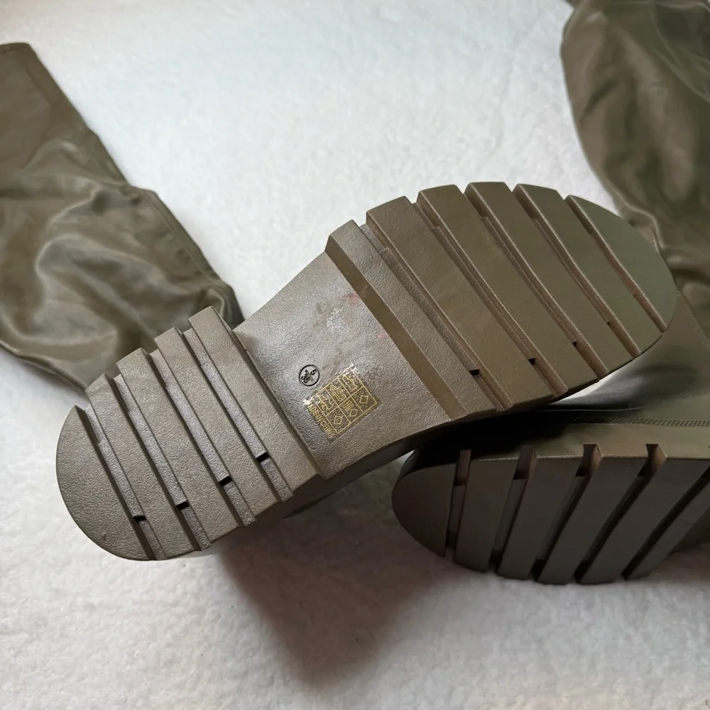 Pretty Little‎ Thing Women's Olive Green Knee Chunky Boots Sz 5 Whimsigoth NWOT!